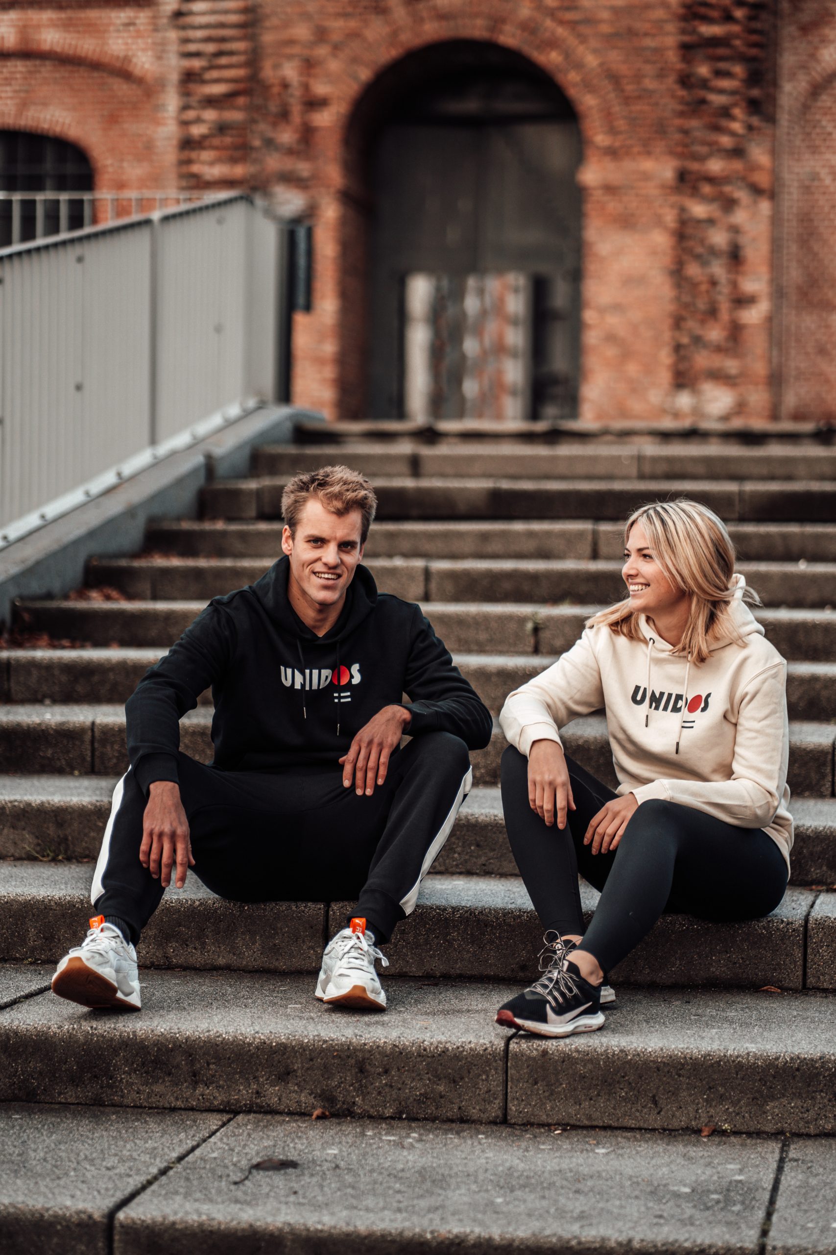 Bounce Hoodie Black - Afbeelding 2