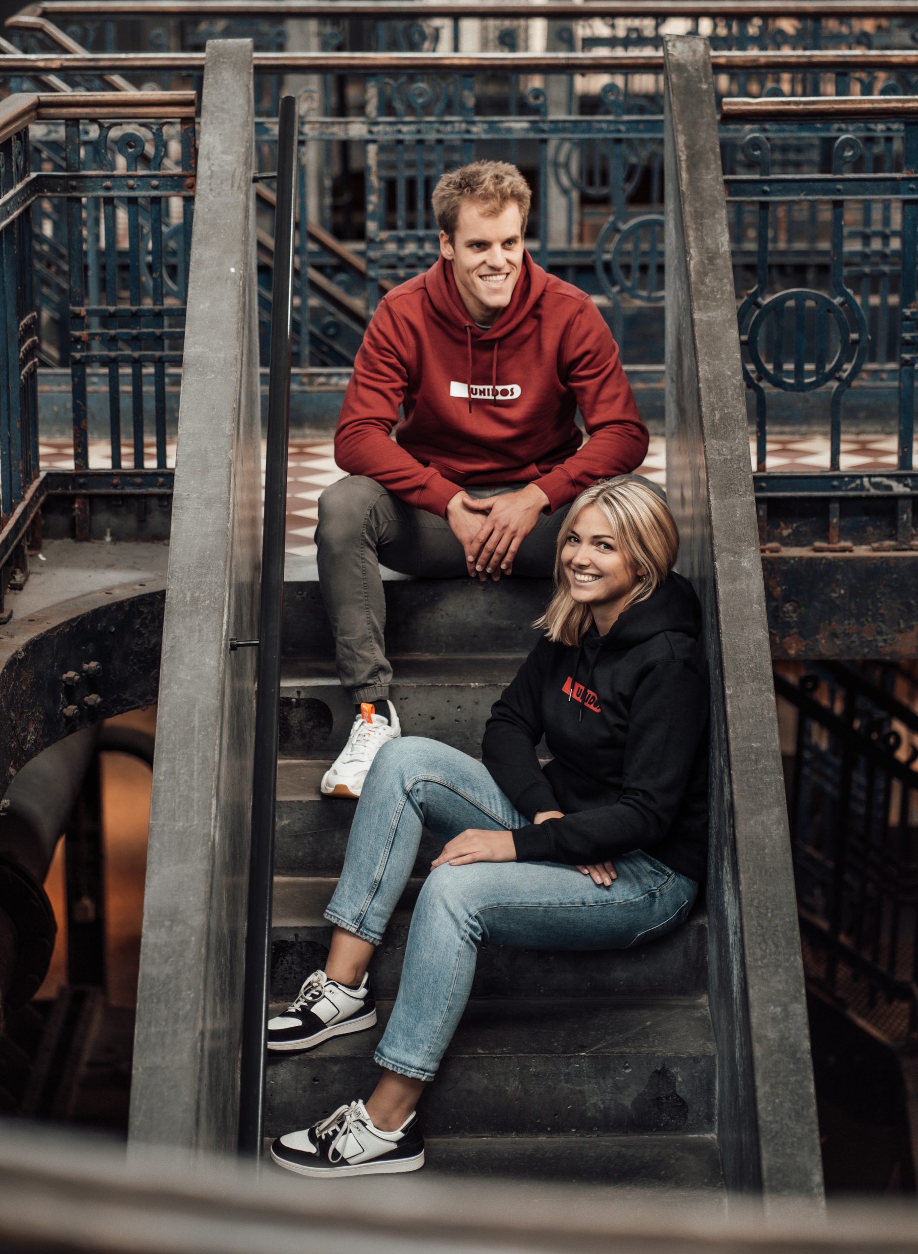 Iconic Hoodie Black - Afbeelding 2