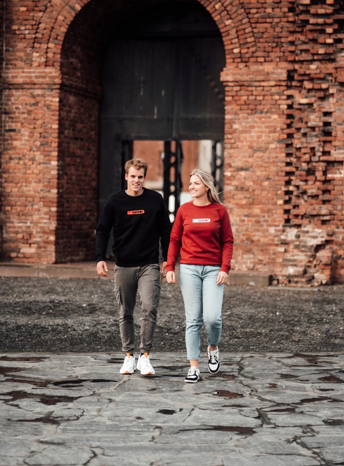 Iconic Sweater Black